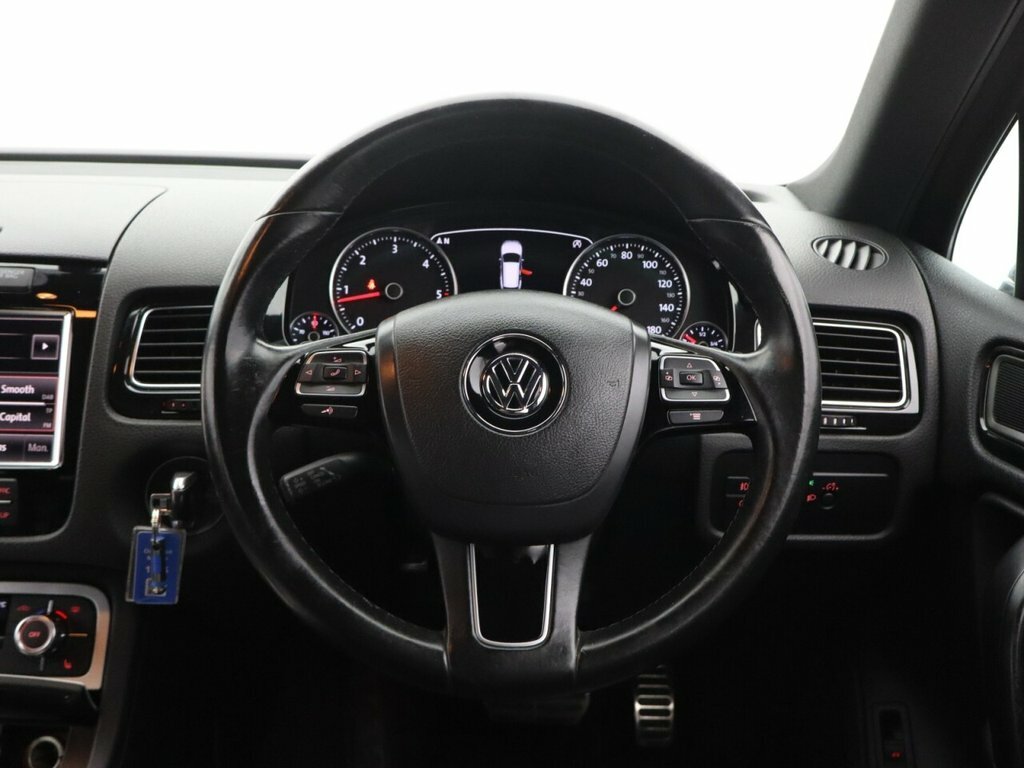 Volkswagen Touareg Tdi V6 Bluemotion Tech R-line White #11