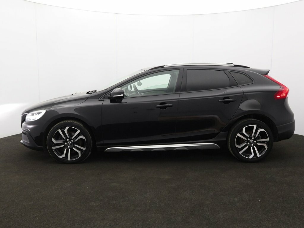 Volvo V40 Cross Country 1.5L Pro Black #4