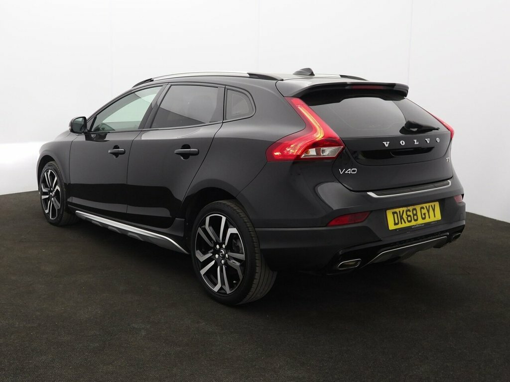 Volvo V40 Cross Country 1.5L Pro Black #5
