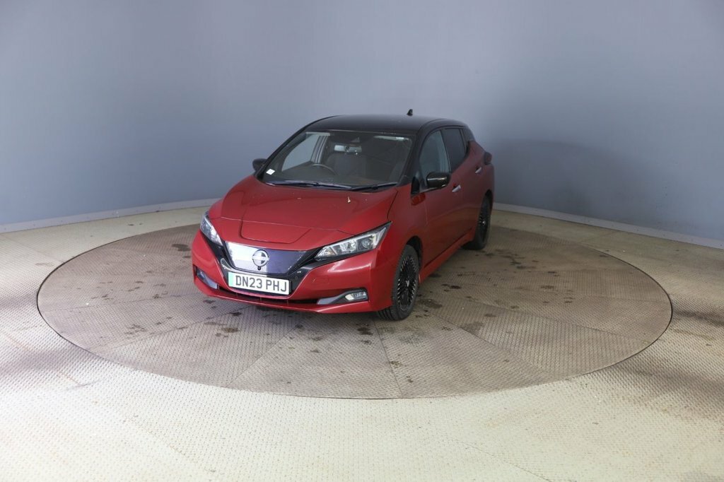 Nissan Leaf Hatchback Red #3