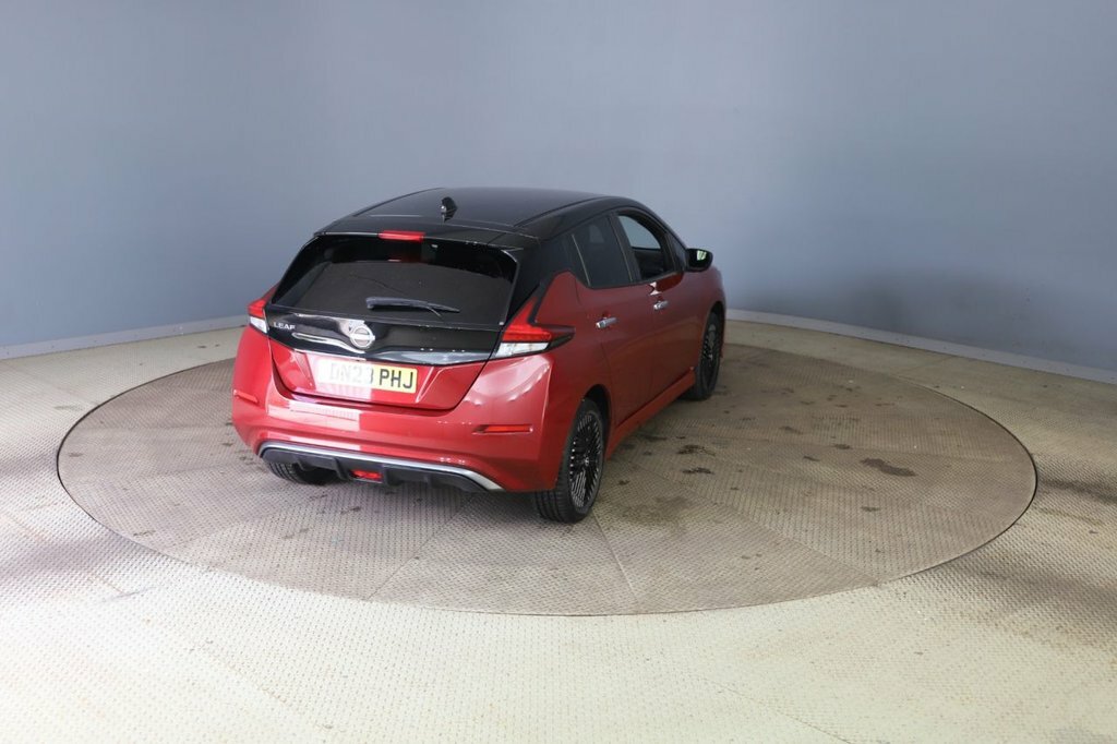 Nissan Leaf Hatchback Red #6