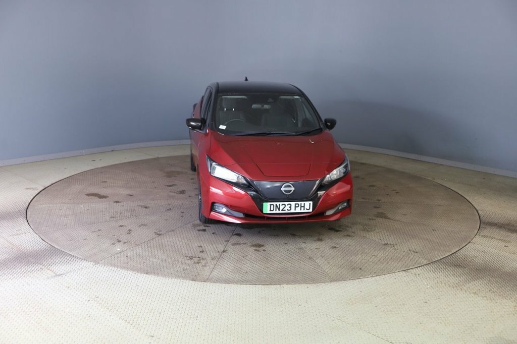 Nissan Leaf Hatchback Red #2