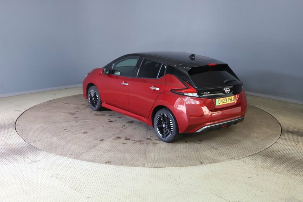 Nissan Leaf Hatchback Red #5