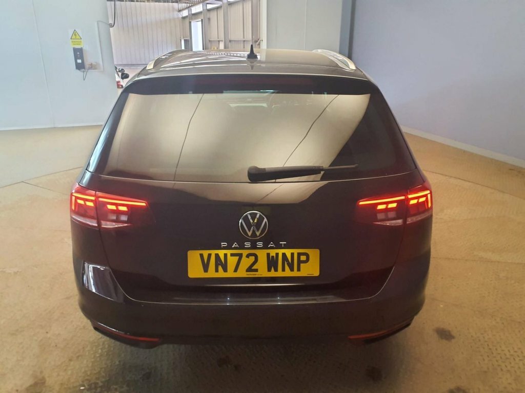 Volkswagen Passat 1.5L Sel Black #4