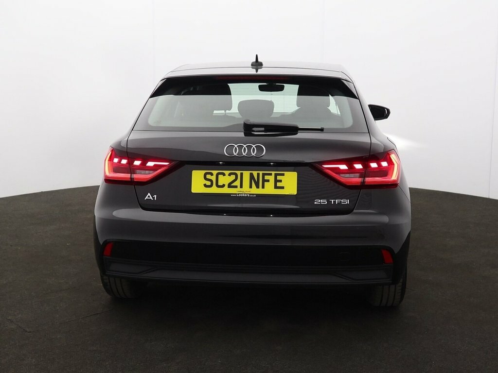 Audi A1 1L Technik SC21NFE Black #6