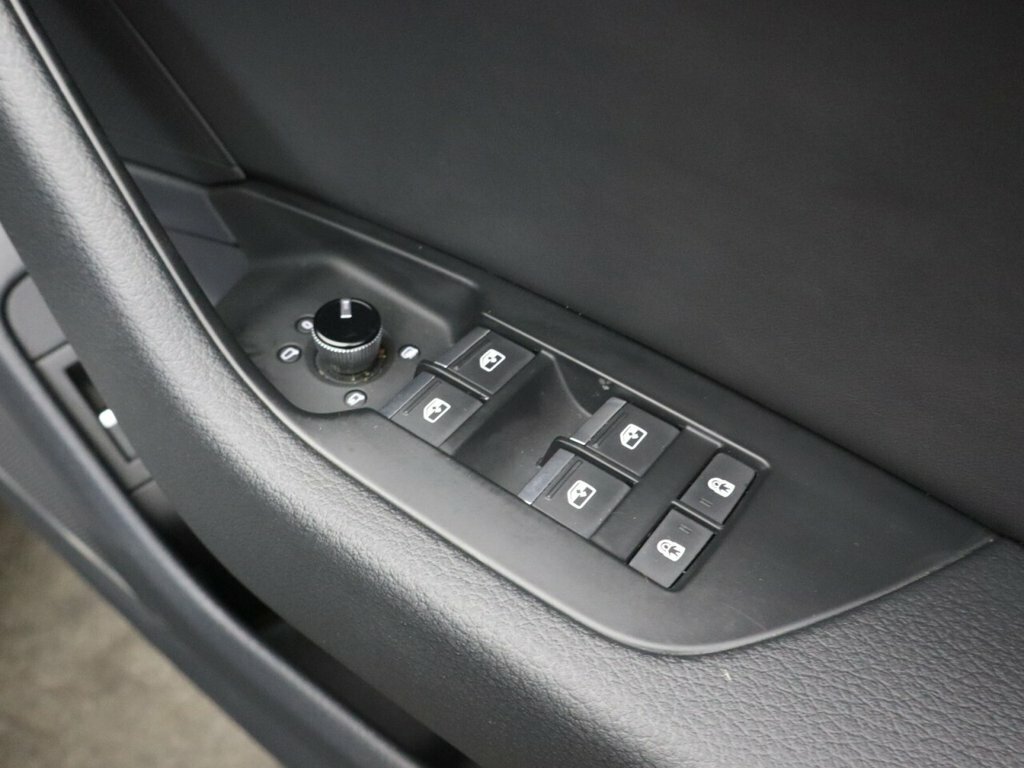 Audi A6 Avant Sandero Stepway Expression Tce Black #44