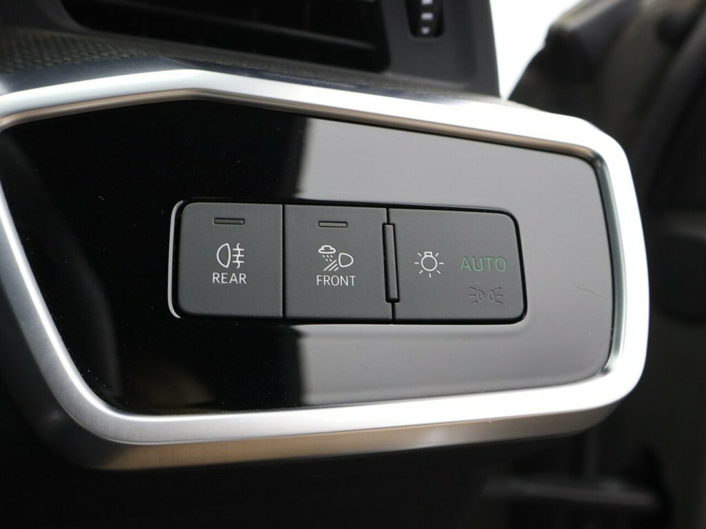 Audi A6 Avant Sandero Stepway Expression Tce Black #40