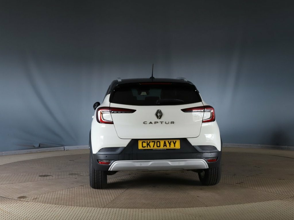 Renault Captur 1L Iconic CK70AYY White #4