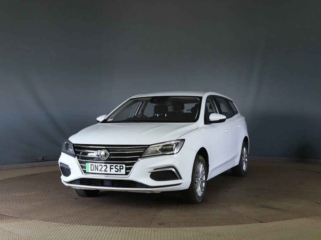 MG MG5 Estate White #3