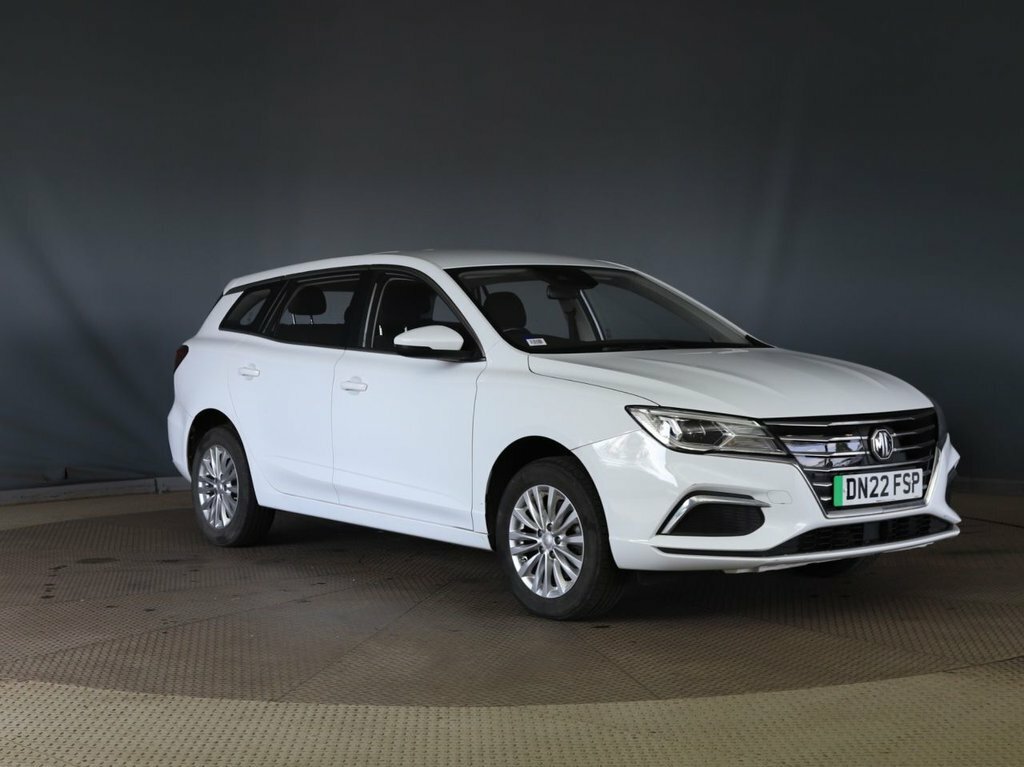MG MG5 Estate White
