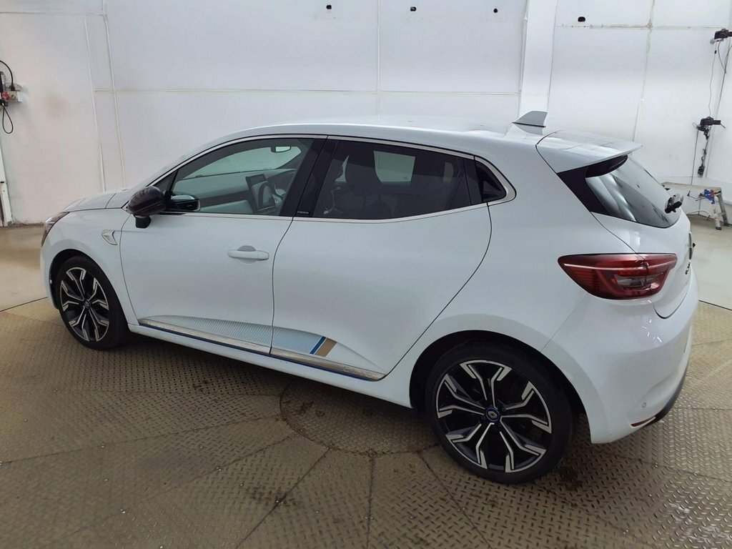 Renault Clio 1.6L Launch Edition White #6