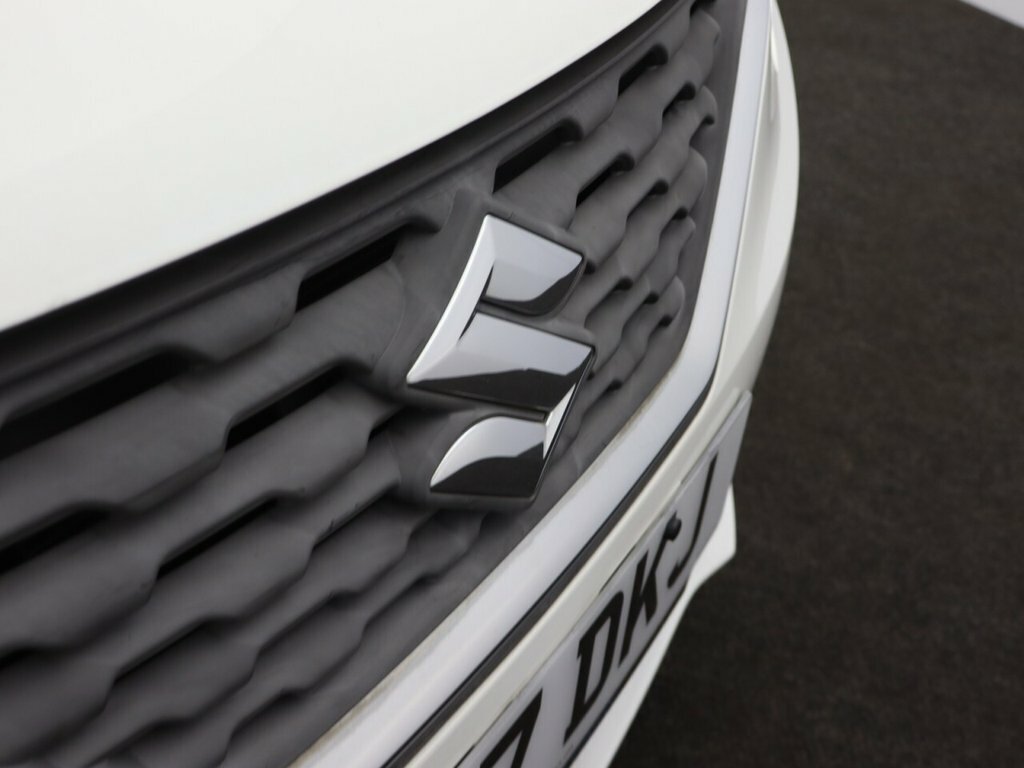 Suzuki Baleno 1.2 Dualjet Sz3 White #41