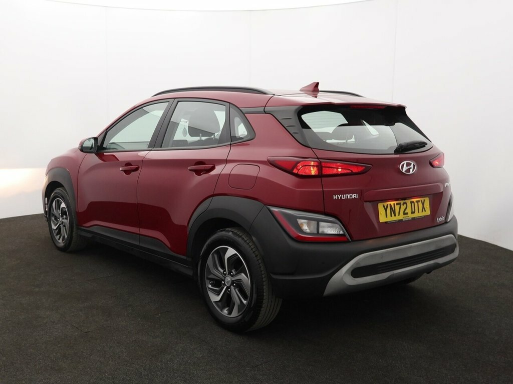 Hyundai Accent Hatchback Red #5