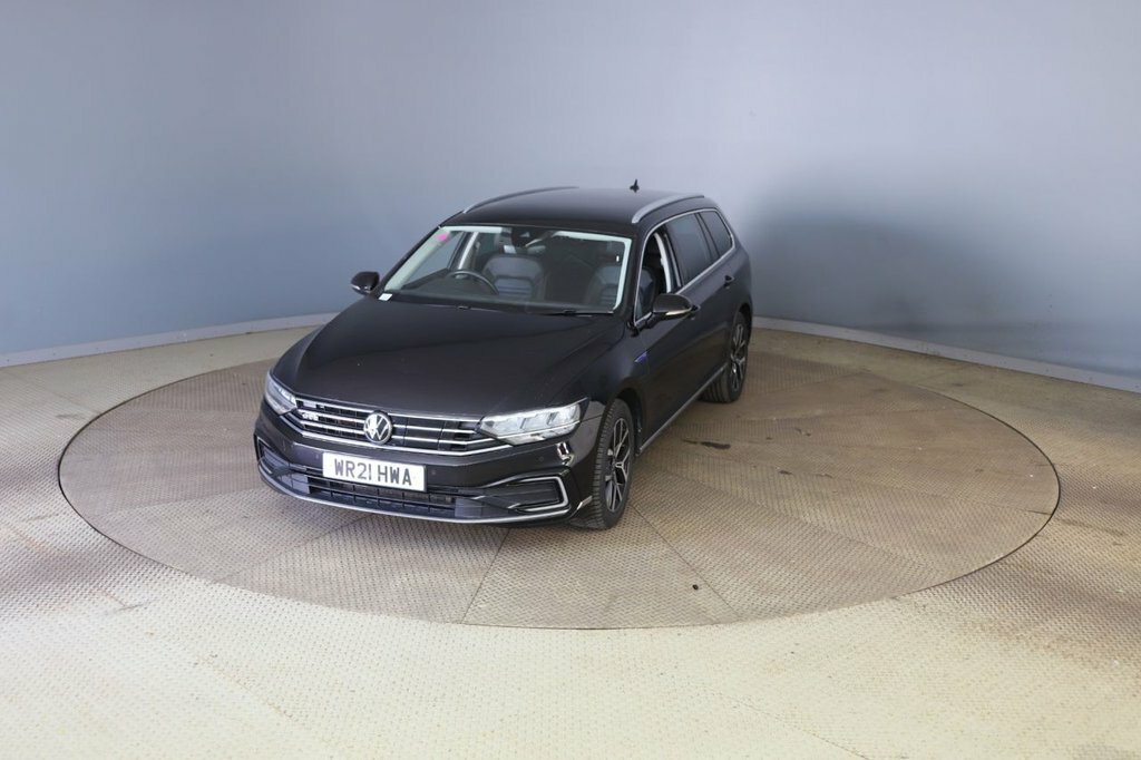 Volkswagen Passat 1.4L Gte Black #3