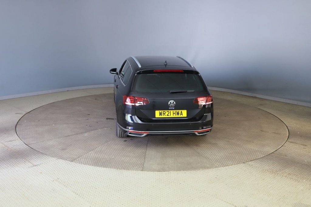 Volkswagen Passat 1.4L Gte Black #4