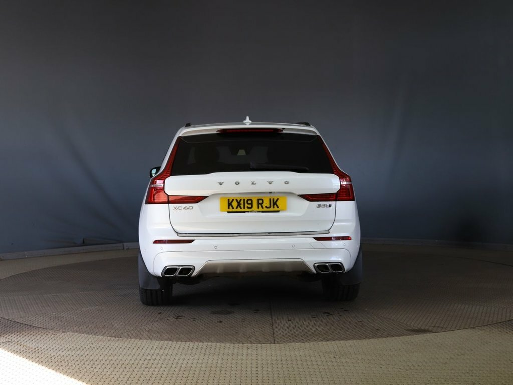 Volvo XC60 2L R-design Pro KX19RJK White #5