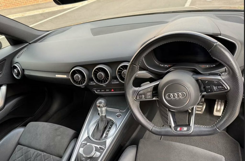 Audi TT 2L Black Edition Black #6