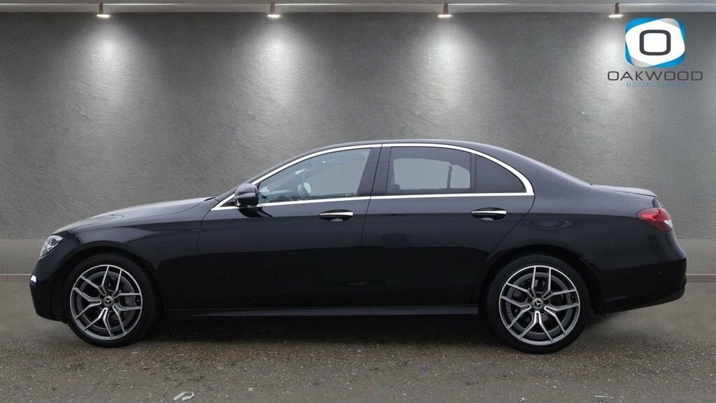 Mercedes-Benz E Class 2L Amg Line Black #6