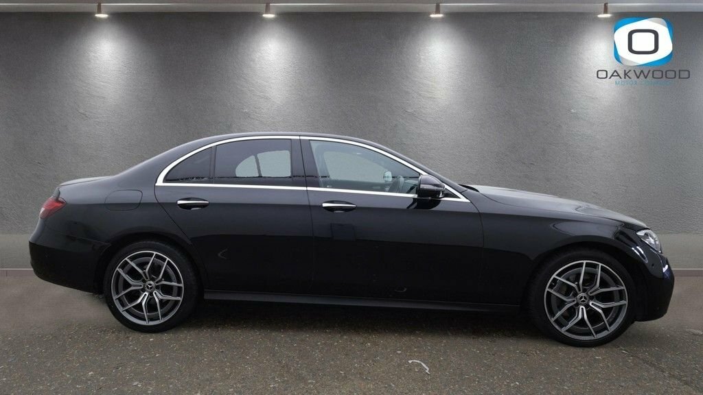 Mercedes-Benz E Class 2L Amg Line Black #5