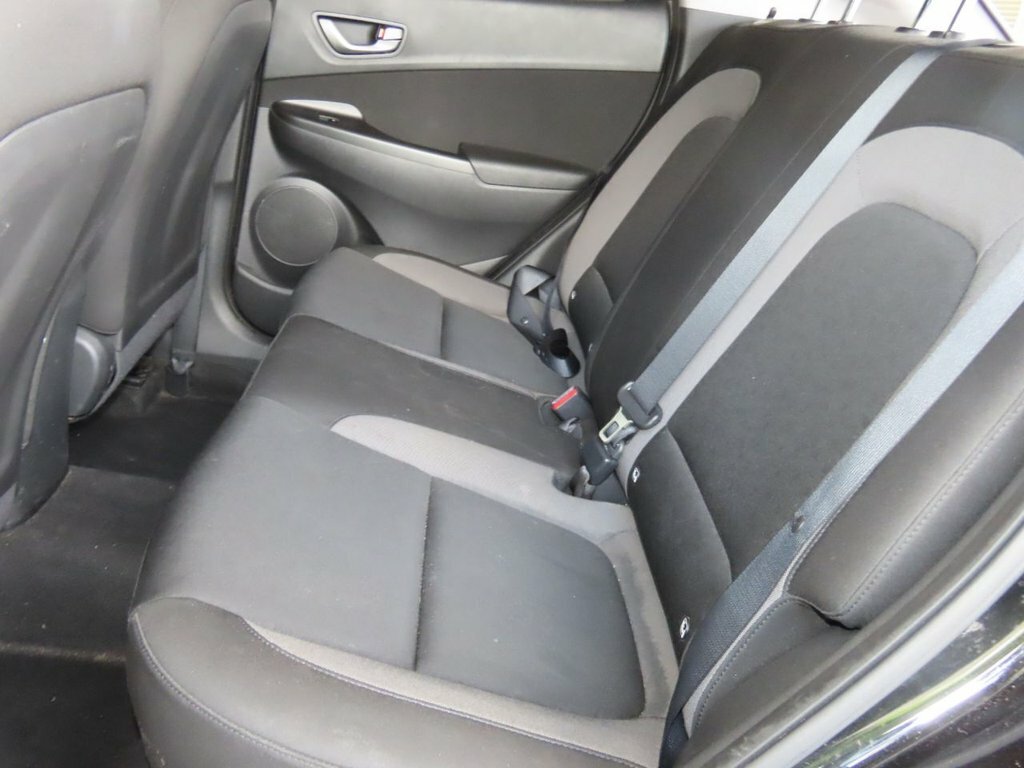 Hyundai Kona Se White #10