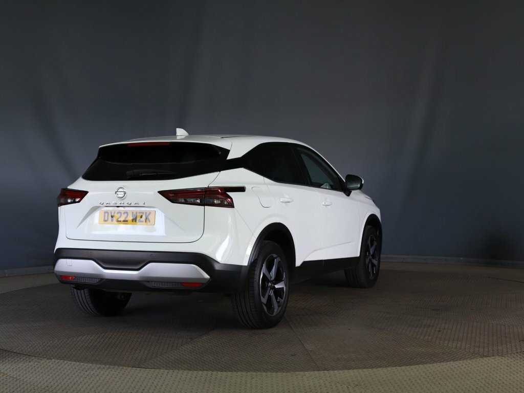 Nissan Qashqai 1.3L N-connecta White #6