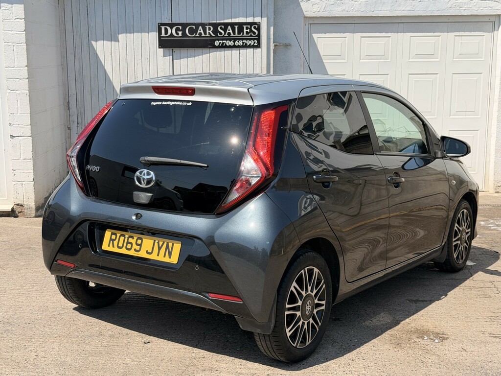 Toyota Aygo Hatchback 1.0 Vvt-i X-clusiv 201969 RO69JYN Grey #2
