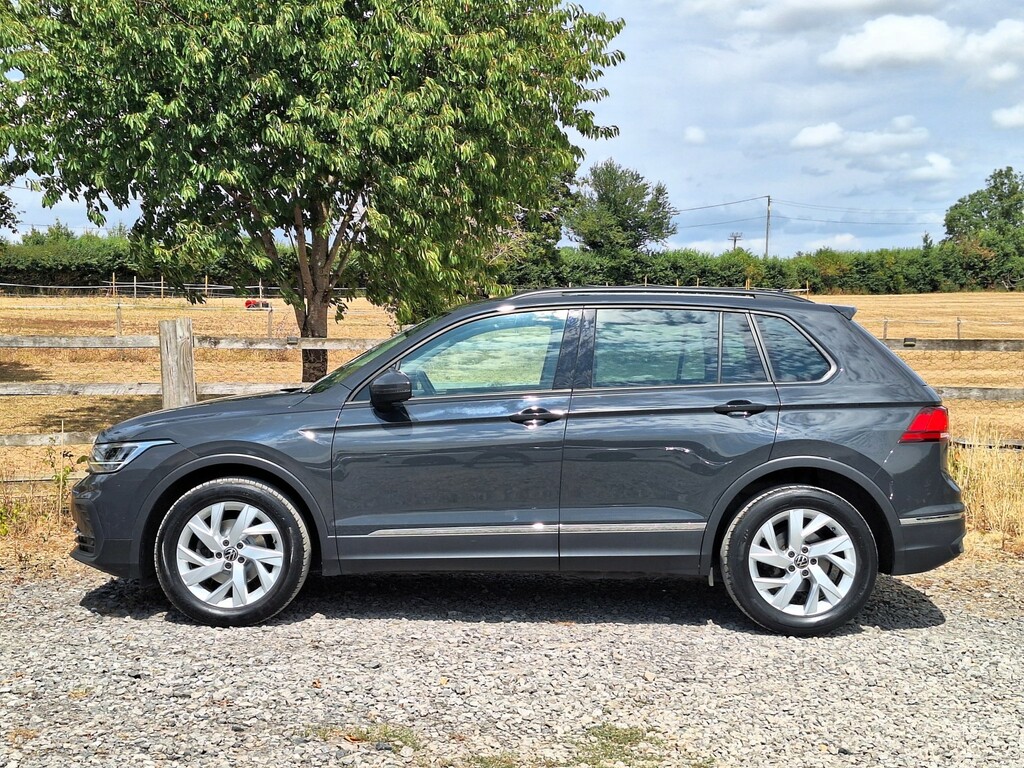 Volkswagen Tiguan Suv 2.0 Tdi Life 202222 Grey #2