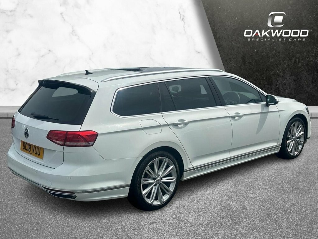 Volkswagen Passat 2L R-line White #4