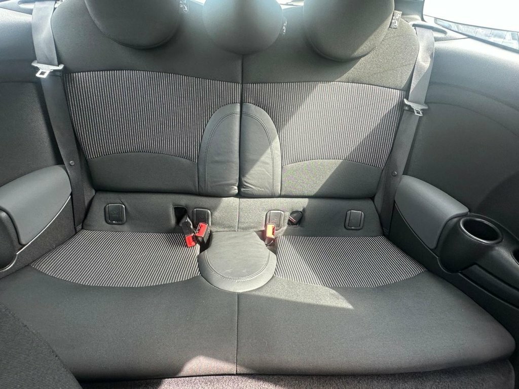 Mini Clubman 1.6 Cooper D Black #11