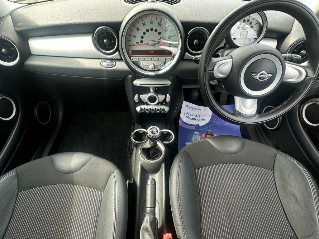 Mini Clubman 1.6 Cooper D Black #16