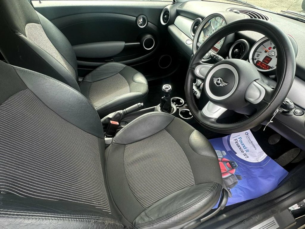 Mini Clubman 1.6L Cooper D Black #4