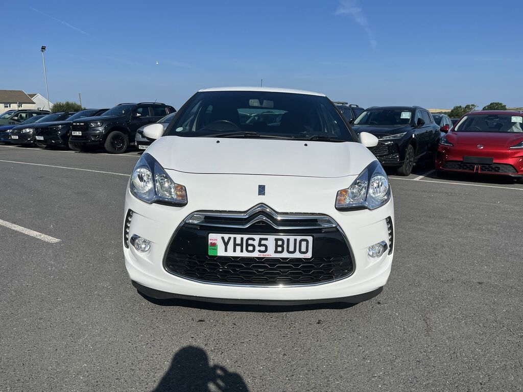 DS DS 3 1.6 Bluehdi Dstyle Hatchback Eur YH65BUO White #3