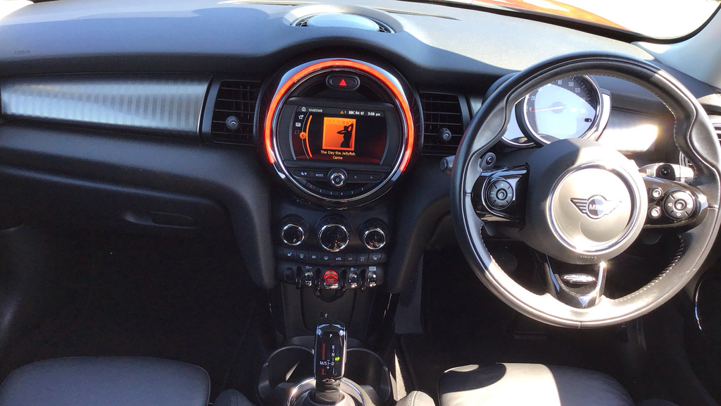 Mini Hatch Cooper S Exclusive BT70OPL Red #4