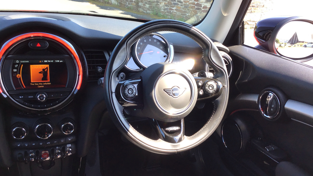 Mini Hatch Cooper S Exclusive BT70OPL Red #5