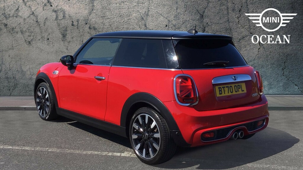 Mini Hatch Cooper S Exclusive BT70OPL Red #2