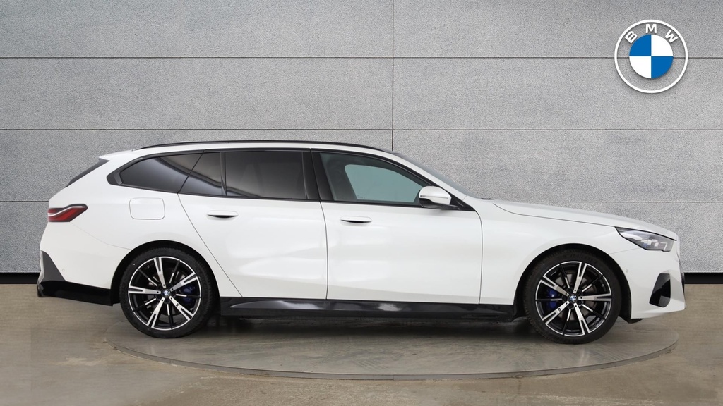 BMW 5 Series Estate White #3