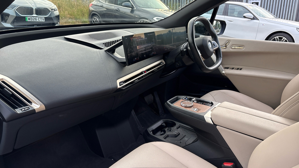 BMW iX 2022 72 40  #7