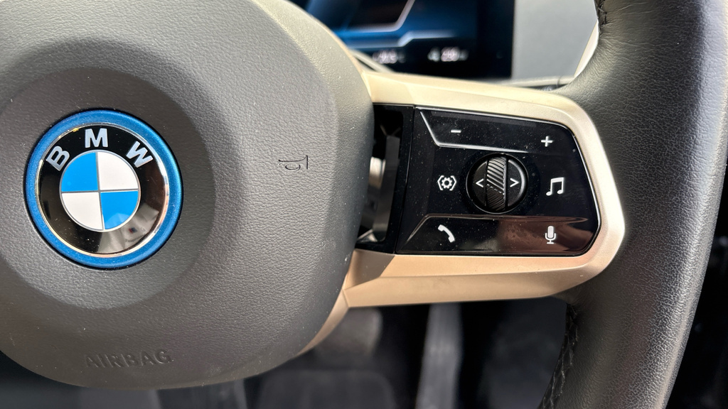 BMW iX 2022 72 40  #18