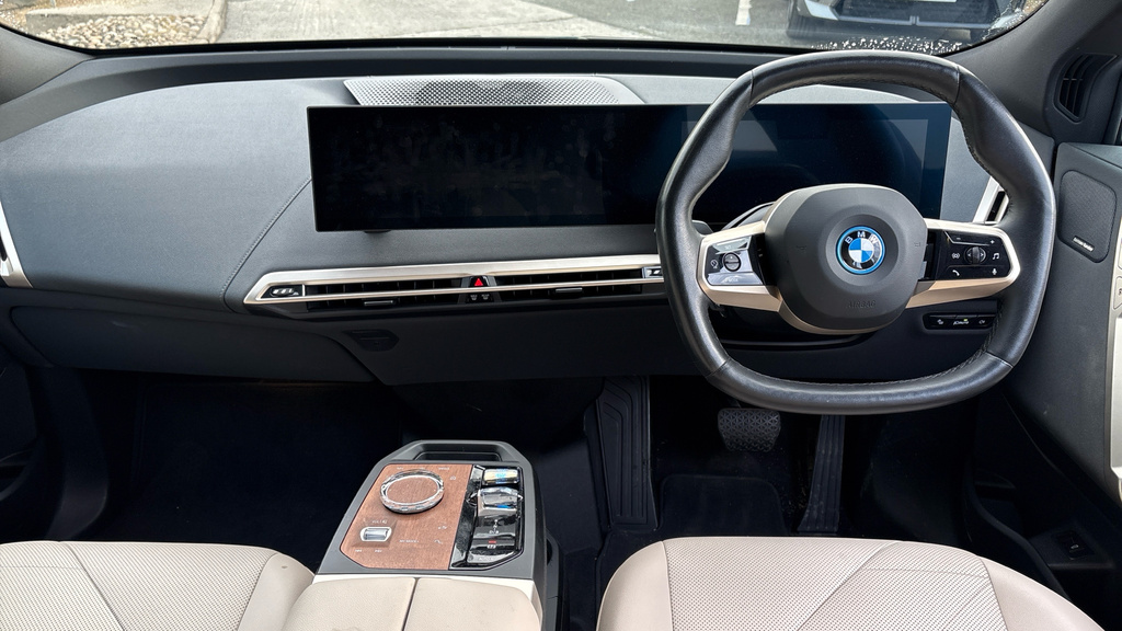 BMW iX Suv WG72FJK Black #4