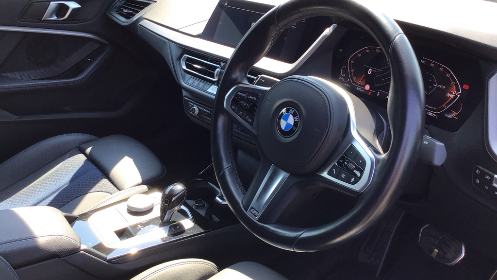 BMW 2 Series Coupe WK23ZZM White #6