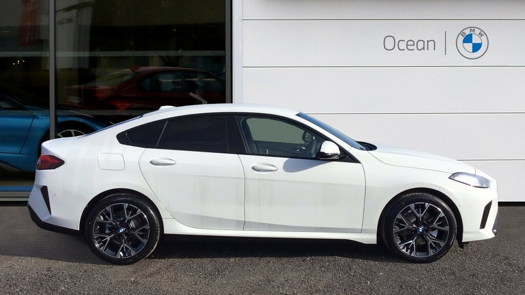 BMW 2 Series Coupe WK26EFJ White #3