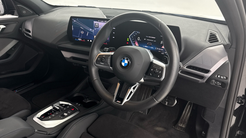 BMW 1 Series Sports YD25JGL Black #6