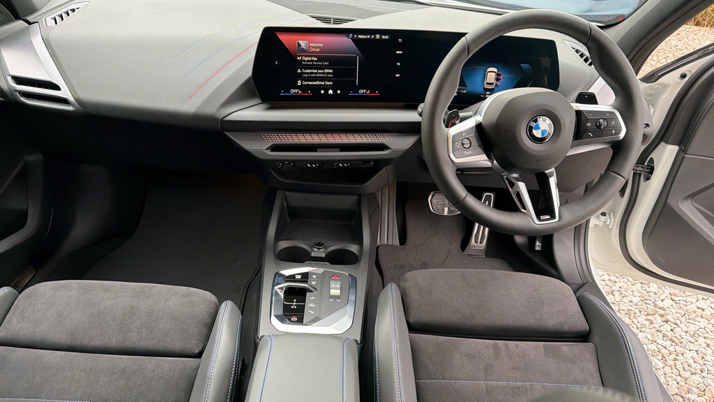 BMW 1 Series Sports WA26KYV White #4