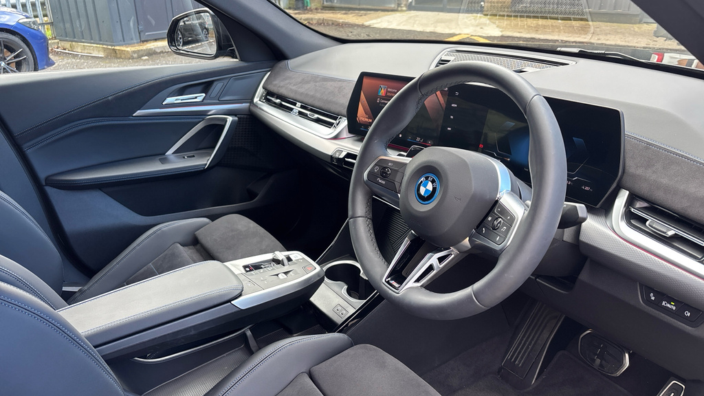 BMW iX2 Suv Black #6