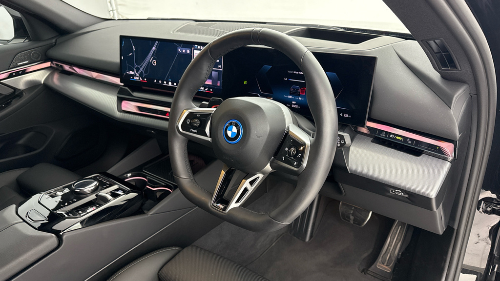 BMW i5 Estate Blue #6