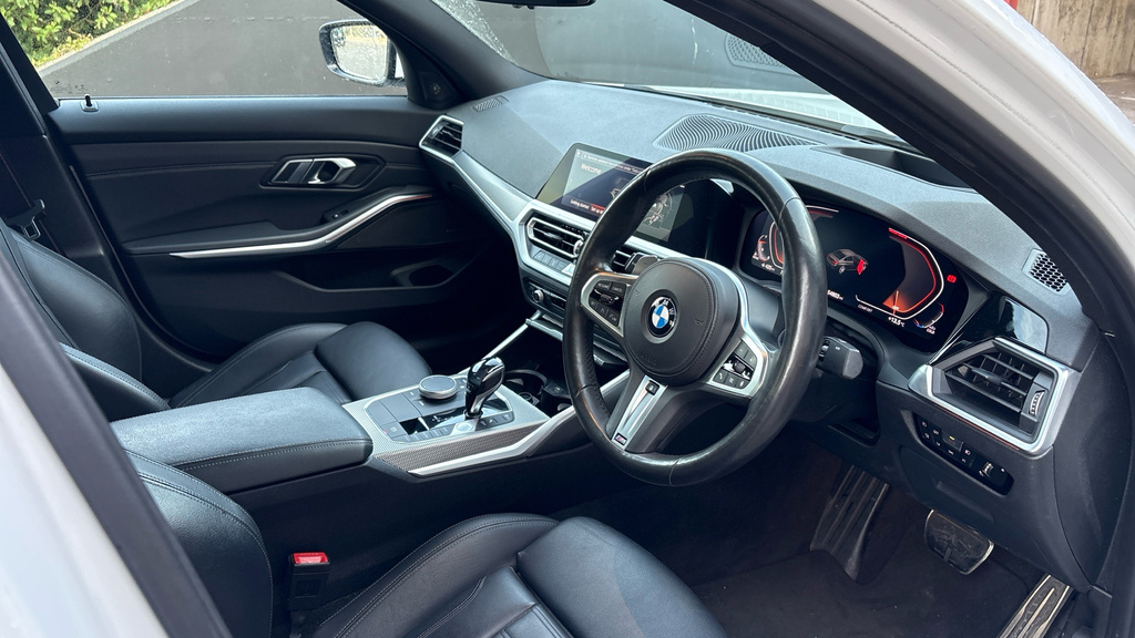 BMW 3 Series Saloon YD19ZPA White #6