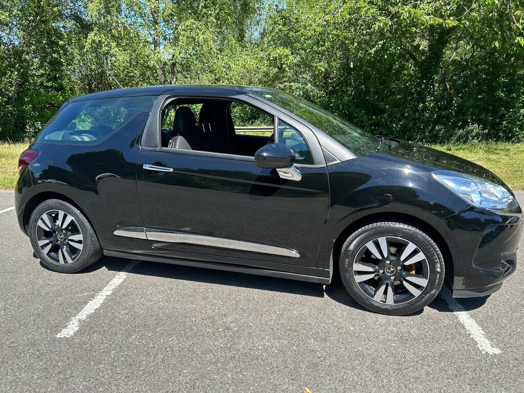 DS DS 3 1.2 Puretech Chic Hatchback Euro Y7LNR Black #2