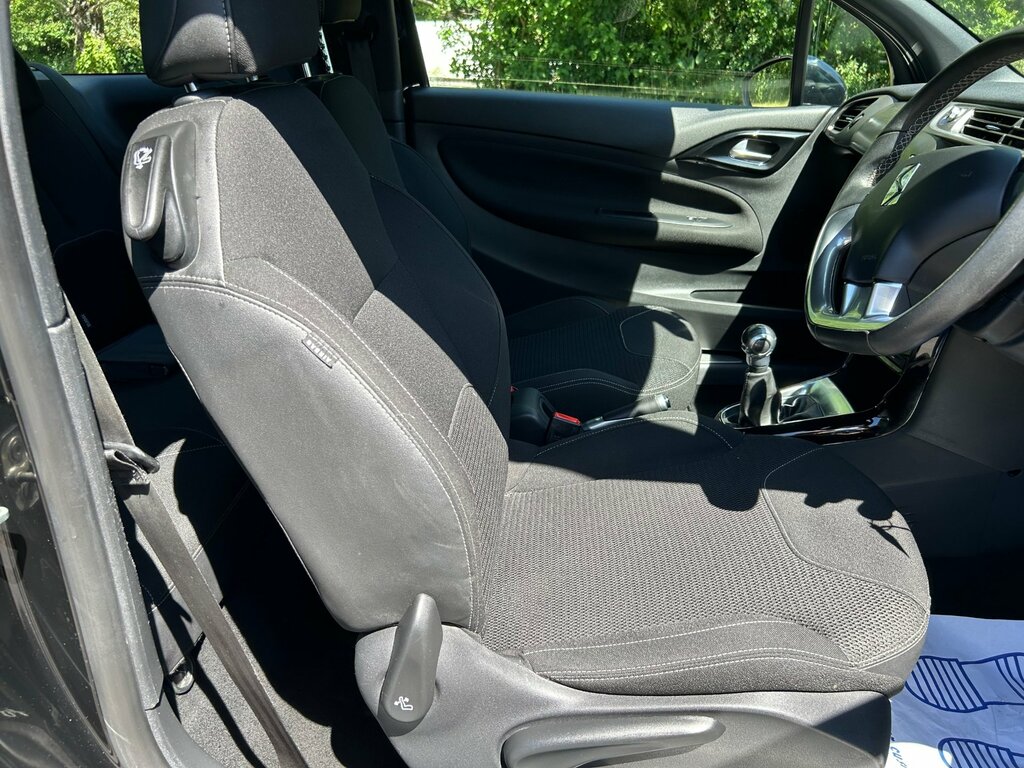 DS DS 3 1.2 Puretech Chic Hatchback Euro Y7LNR Black #5