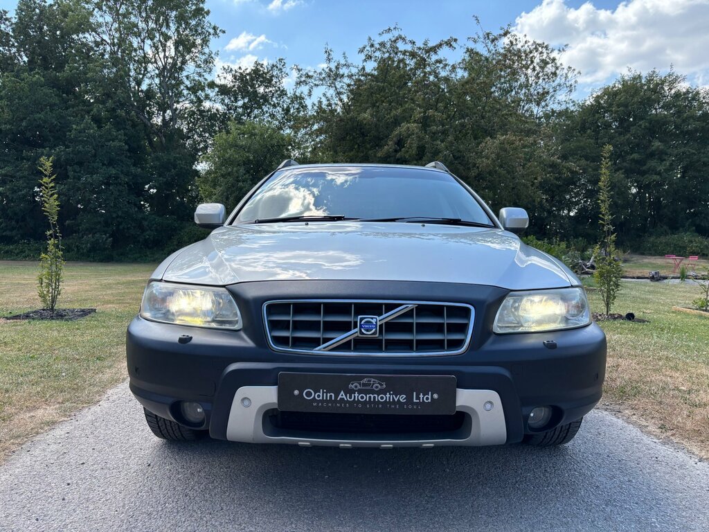 Volvo XC70 2.4 D5 Se Lux Estate Geartronic Awd 22 Silver #6