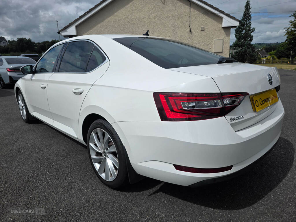 Skoda Superb 2.0 Tdi Cr Se L Executive Dsg 7 Speed PRZ5958 White #5